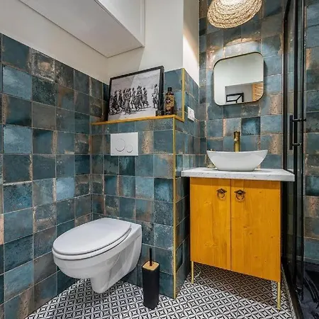 Design In The Center Of Apartment