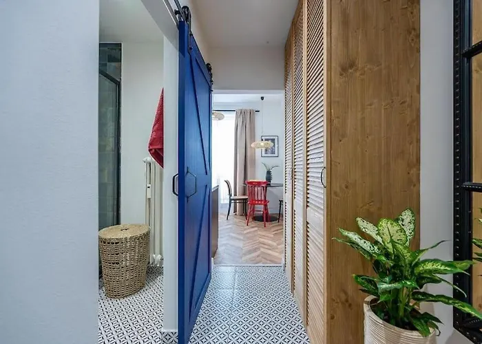 Design In The Center Of *